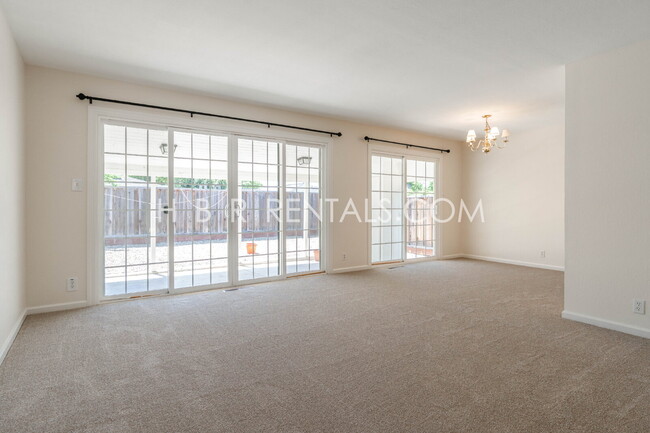 Foto del edificio - Charming Three Bedroom Single Story Liverm...