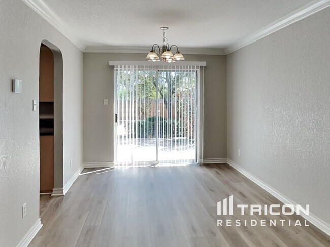 Foto del edificio - 7814 Cortland Oak