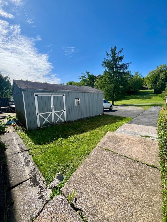 Foto del edificio - 387 E Howard St