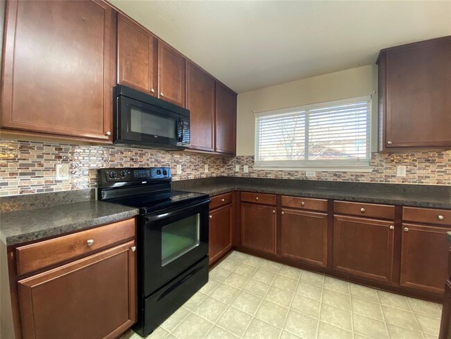 Building Photo - 9432 Tierra Verde Dr