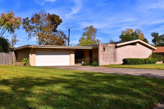 Foto del edificio - 5126 Beechnut St