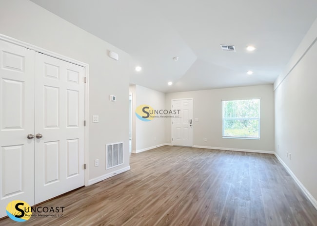 Building Photo - 1147 S Apopka Ave