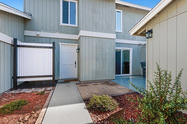 Foto del edificio - Encinitas 3 Bd/2Ba w/Attached Garage and L...