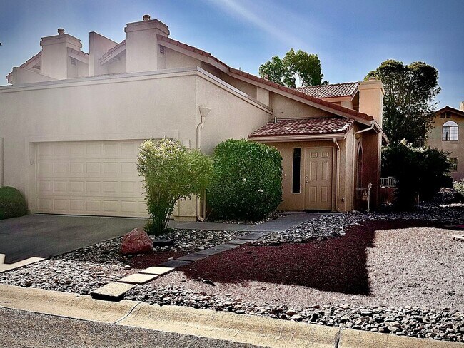 Building Photo - 2 Bedroom Townhome in Cottonwood