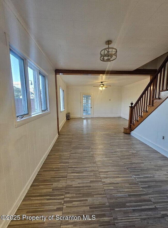 Foto del edificio - 423 E Lackawanna Ave