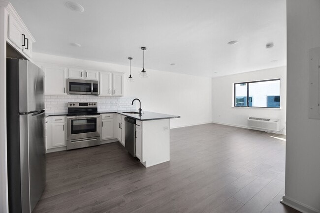 Interior Photo - The Onyx