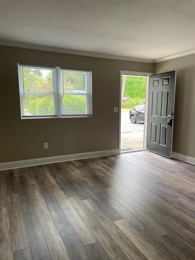 Foto del edificio - 1852 Mepkin Rd