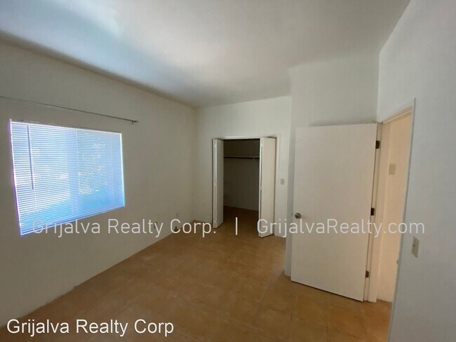 Building Photo - 1 br, 1 bath House - 4170 E La Cienega Dr ...