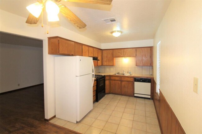 Foto del edificio - 237 Chalmette Dr