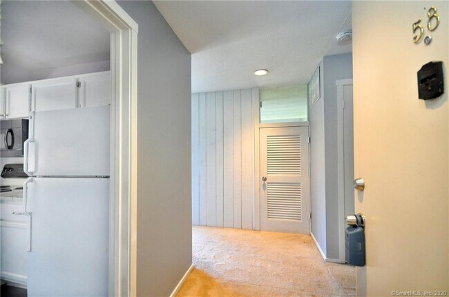 Building Photo - 58 Mallard Dr
