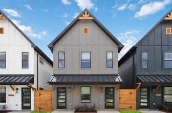 Building Photo - 8007 Cora St