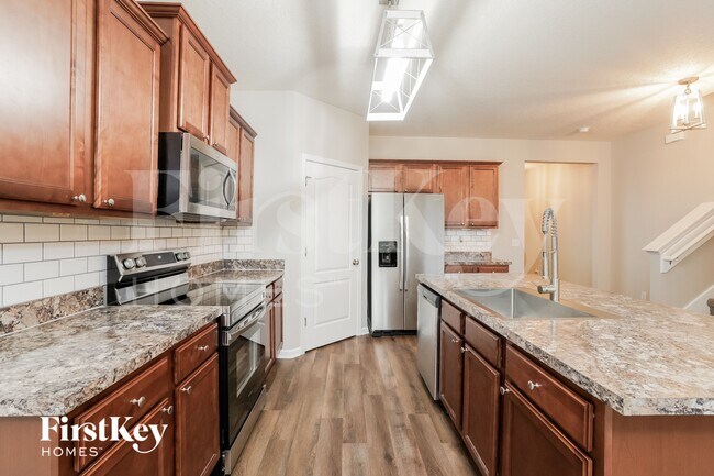 Foto del edificio - 3526 Summit Oaks Dr