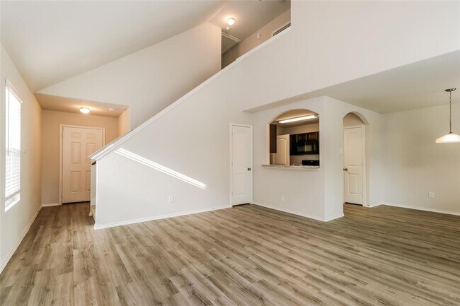 Foto del edificio - 25259 Sanitas Valley Dr