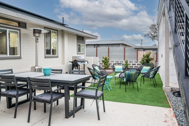 Building Photo - Enjoy stunning sunsets and beach living at its finest, Short Walk to Beach