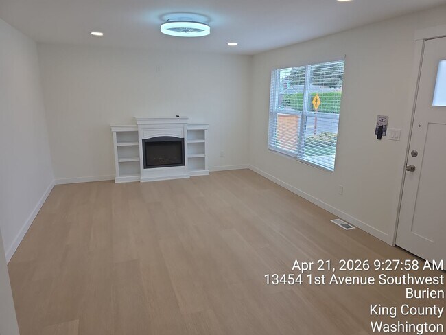 Foto del edificio - Burien Newly remodeled home - 3 bedrooms 2 bathrooms - A must see - available NOW