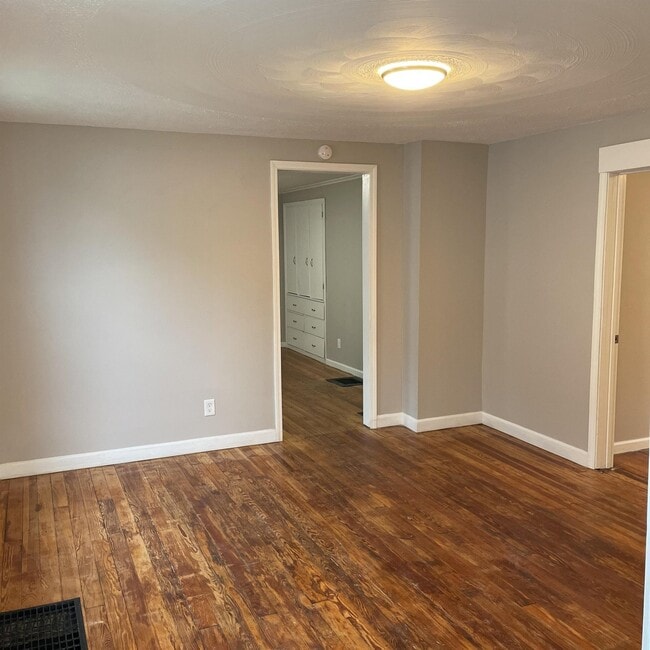 Building Photo - 105 Carlisle St