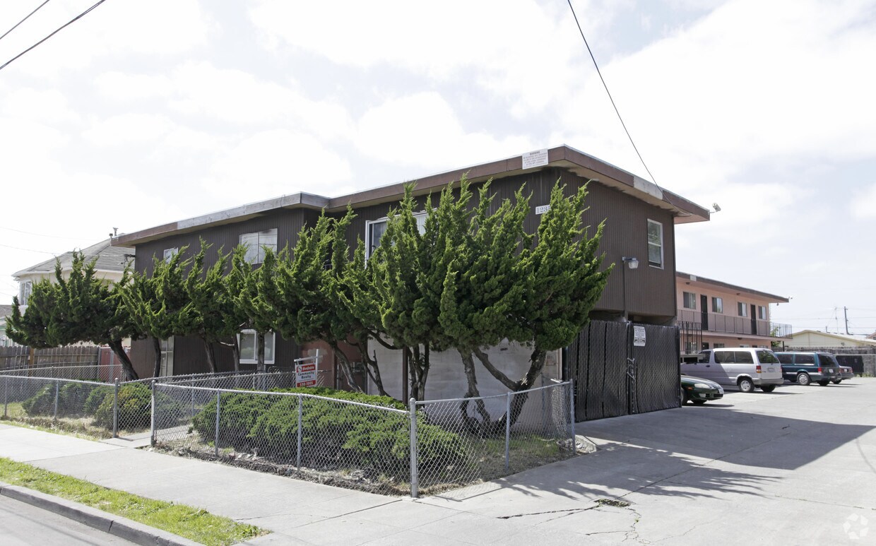 Building Photo - 1235 94th Ave