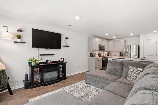 Building Photo - 221 Cozy Brook Ct