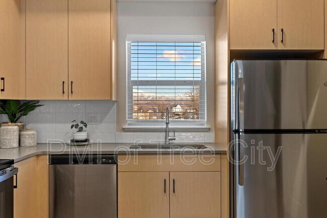 Foto del edificio - 7475 W Swain Ln