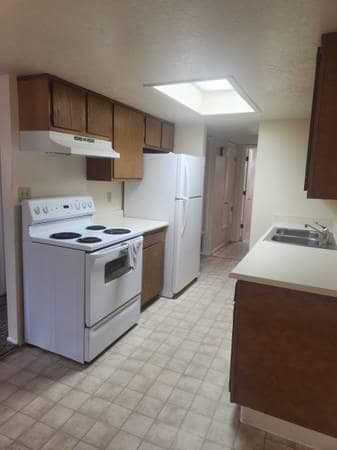 Foto del edificio - 2521 Chelwood Park Blvd NE