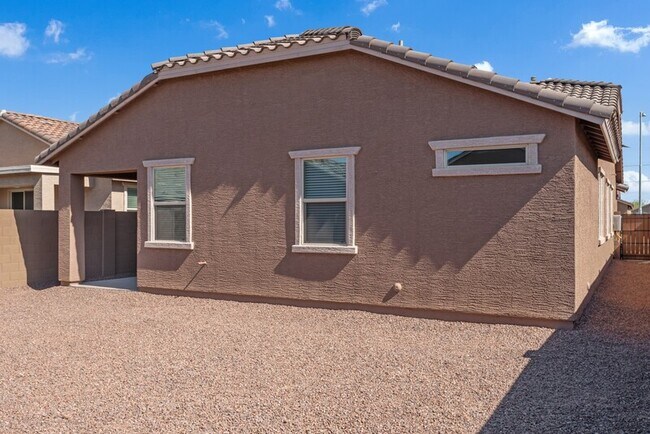 Foto del edificio - 6331 W Warner St