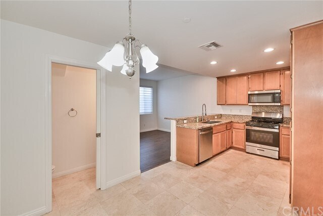 Foto del edificio - 8592 Belmont St