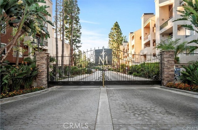 Foto del edificio - 5525 Canoga Ave