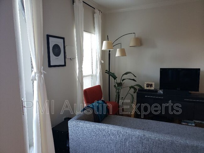 Foto del edificio - 6000-18 Shepherd Mountain Cove