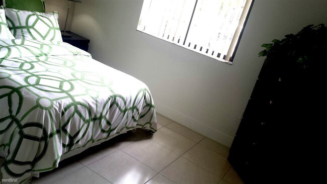 Foto del edificio - 9621 Fontainebleau Blvd