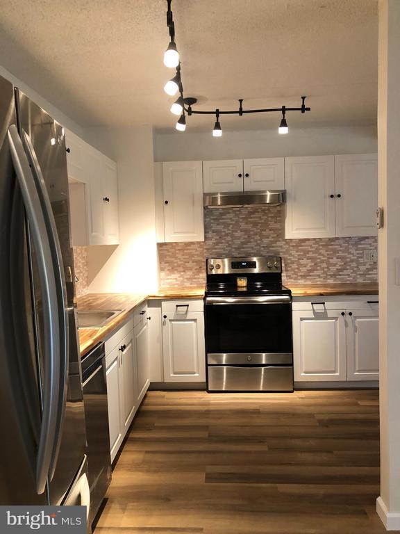 80 Welsh Tract Rd Unit G305, Newark, DE 19713 Room for Rent in Newark