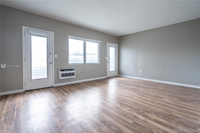 Building Photo - 10200 E Bay Harbor Dr