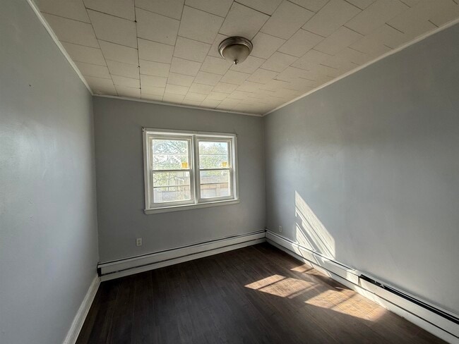 Foto del edificio - 329 Columbia Ave