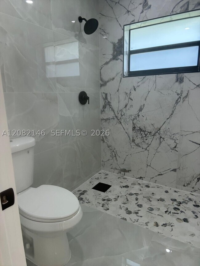 Foto del edificio - 3441 NW 213th St