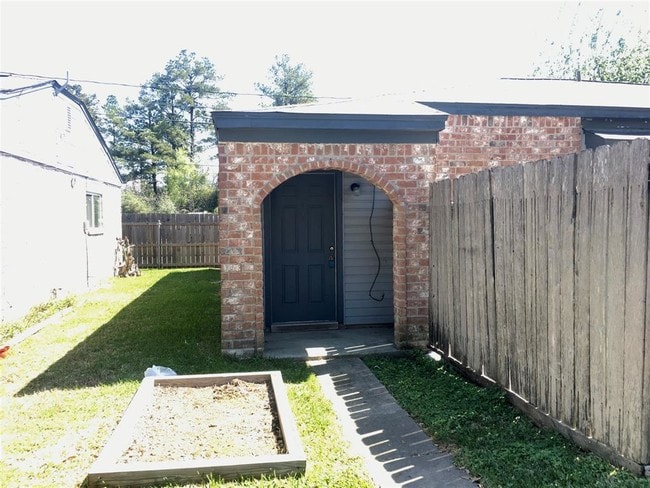 Building Photo - 8607 Bart Ln