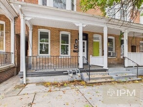 Building Photo - 633 W Princess St