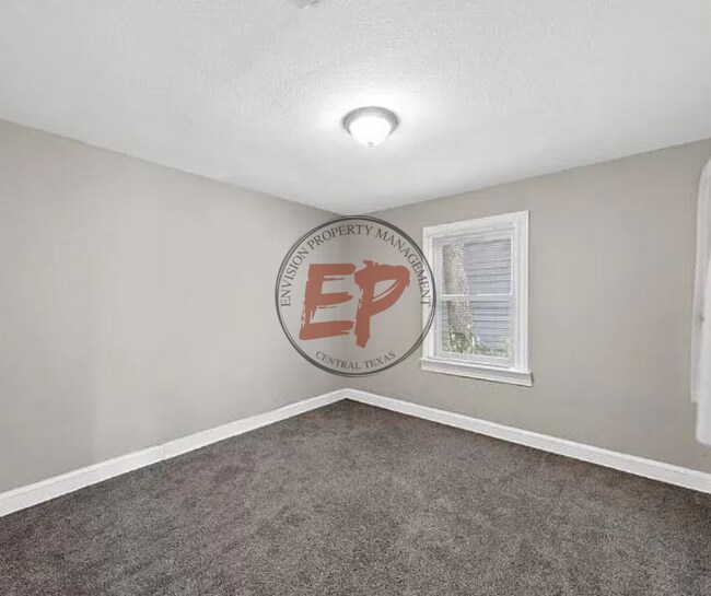 Foto del edificio - 213 N Oak Dr