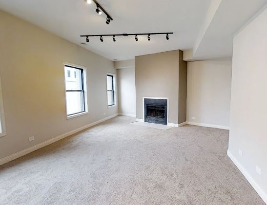 Foto del edificio - 841 W Belmont Ave