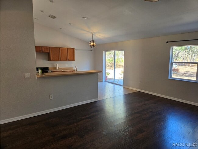 Foto del edificio - 15426 Mottled Owl Rd