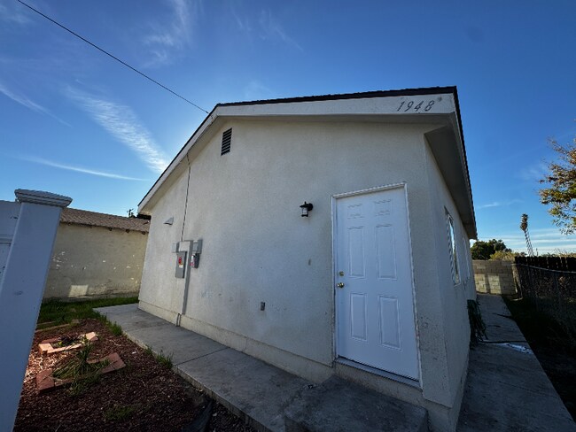 Foto del edificio - 1948 Turrill Ave