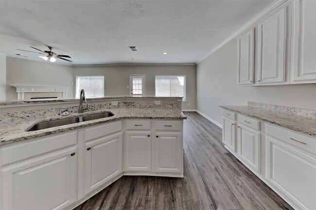 Foto del edificio - 13007 Bretford Ct