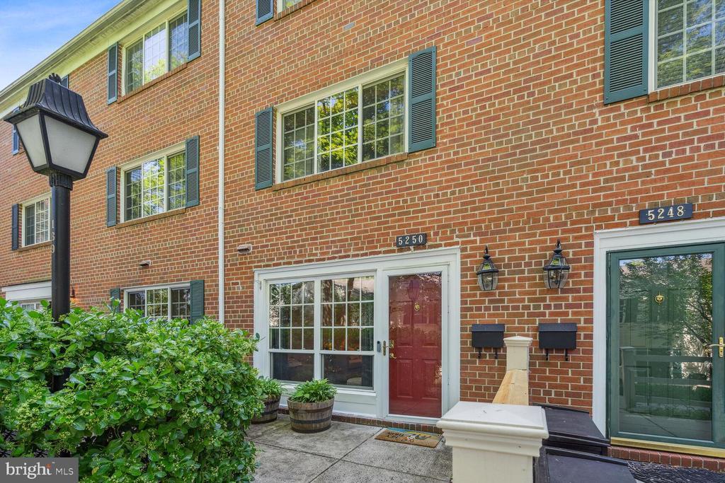 Foto principal - 5250 Maris Ave