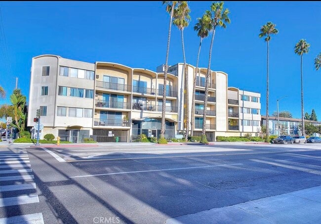 Building Photo - 1770 Ximeno Ave