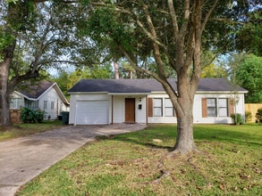 Building Photo - 3270 Willowood Dr