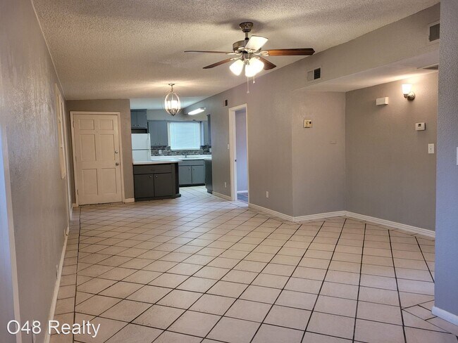 Foto del edificio - 3 br, 2 bath House - 102 E Ivy St