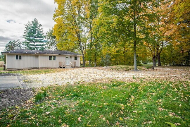 Building Photo - Single Family Home