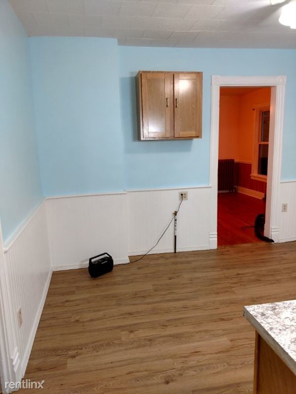 Building Photo - 3 br, 1 bath Apartment - 6 Sawyer ave