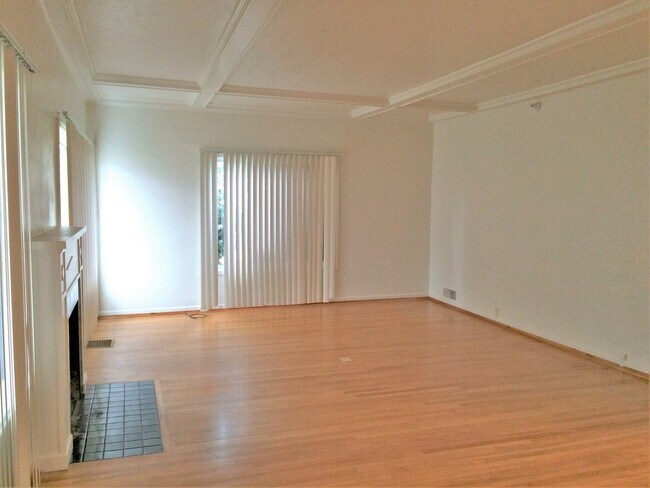 Building Photo - 3 Bedroom 2 Bath house in Forest Grove