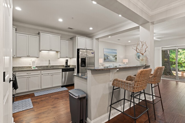 Foto del edificio - 1105 Reserve Ln