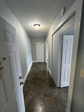 Building Photo - 402 Hawthorne Ave