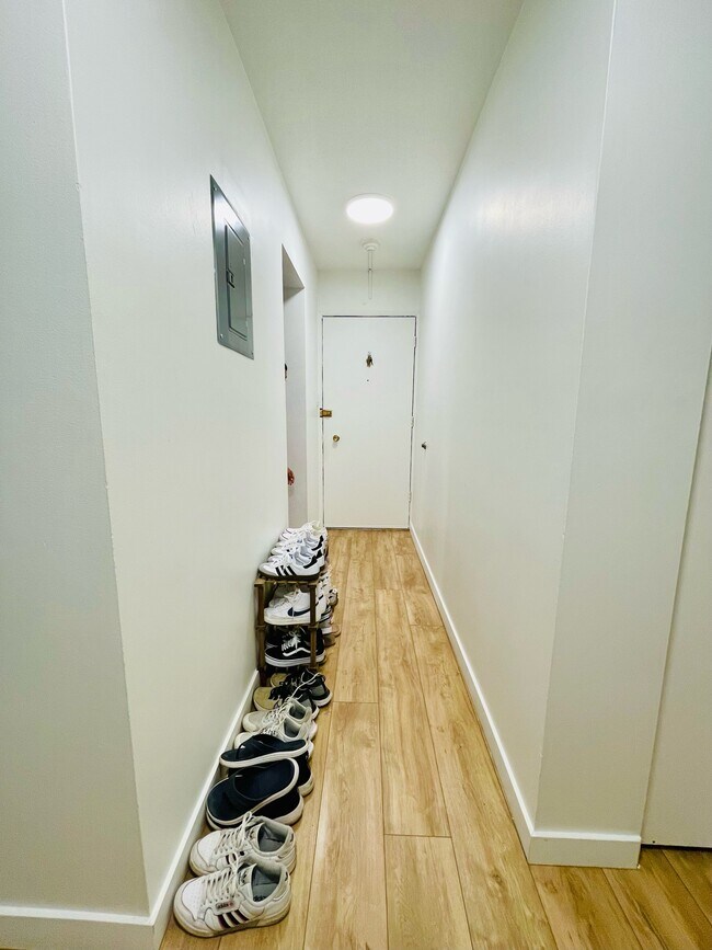 Photo du bâtiment - 1480-1480 Boundary Crescent